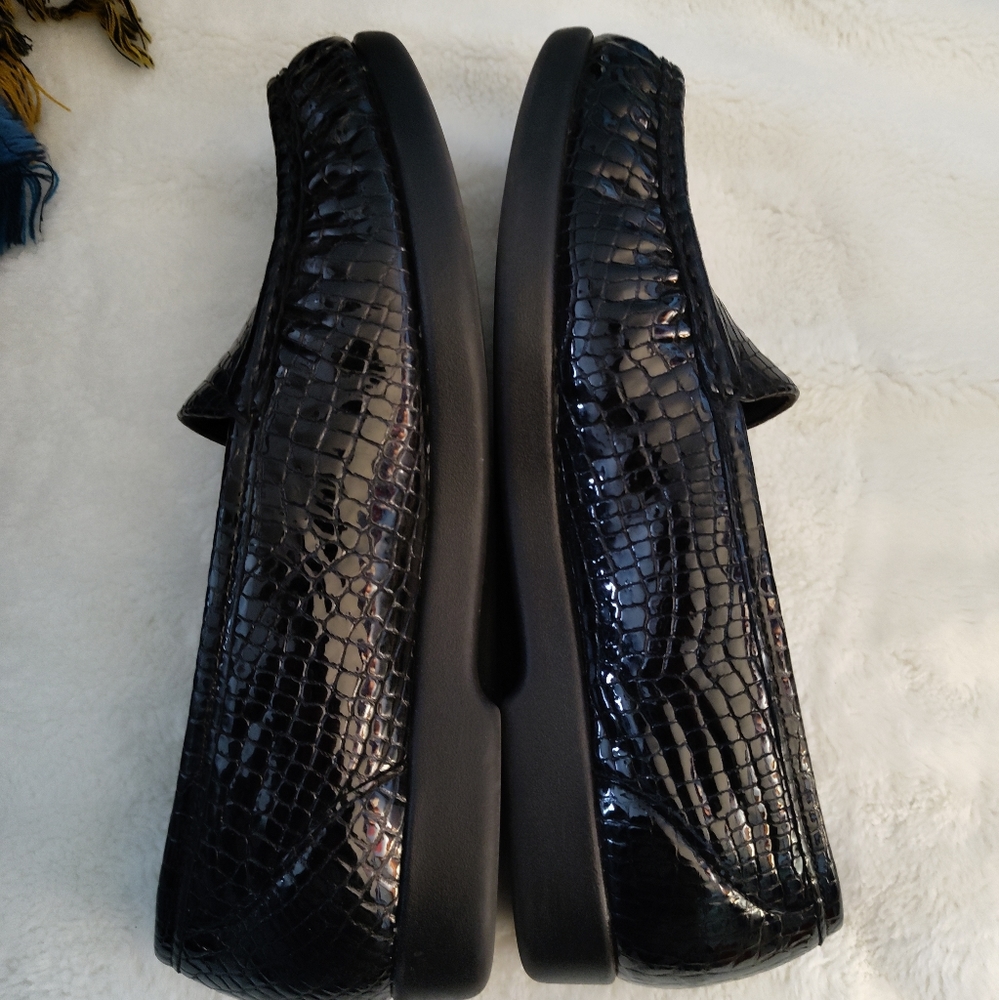 Women's shoes, SAS brand, sz 10, black